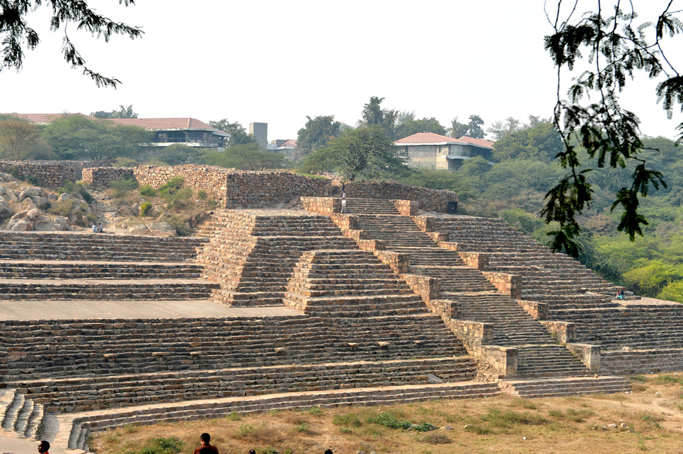 Surajkund (a masonry tank)